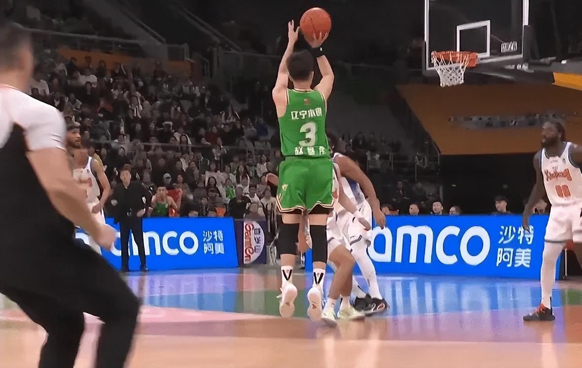 bet365平台-辽宁半场压制新疆！继伟完美复出，威尔斯手帝齐爆，新疆3人死顶